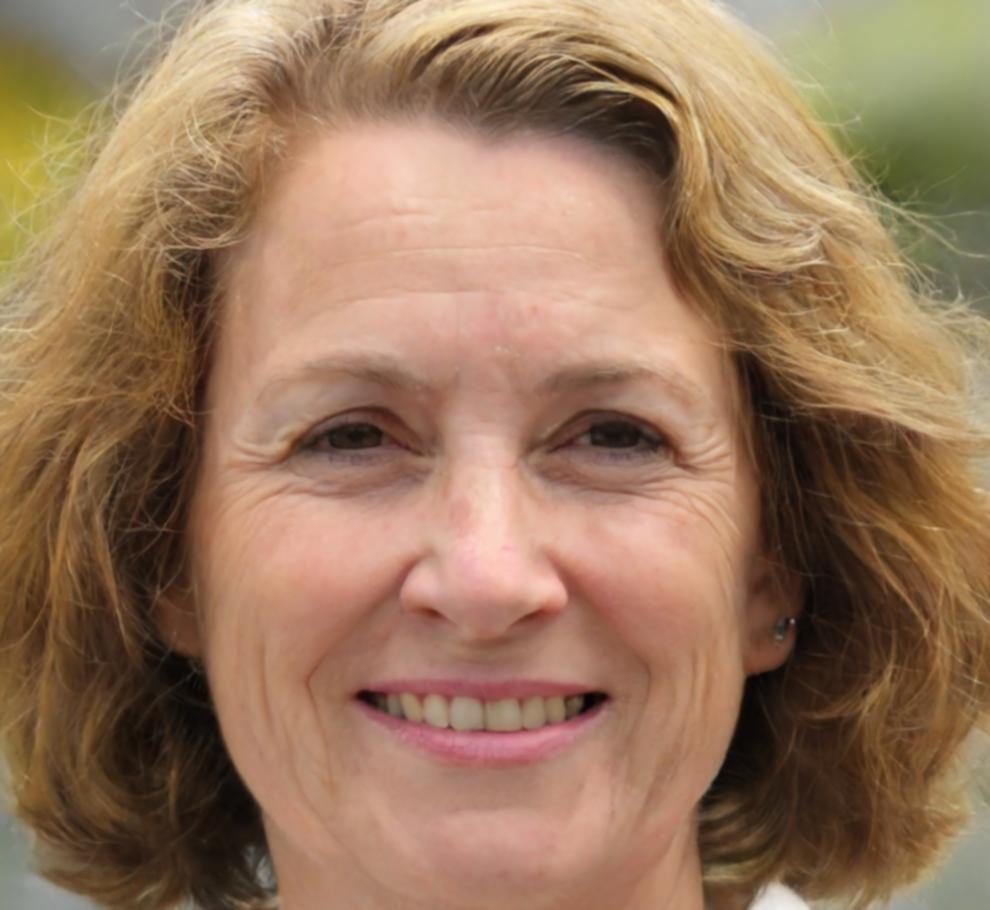 Portrait von Dr. Claudia Weiss, Expertin für Unternehmensanalyse